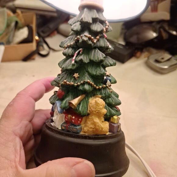 Teddy Bear Holiday Lamp. 10 In Tall With Shade. Works - Picture 2 of 8
